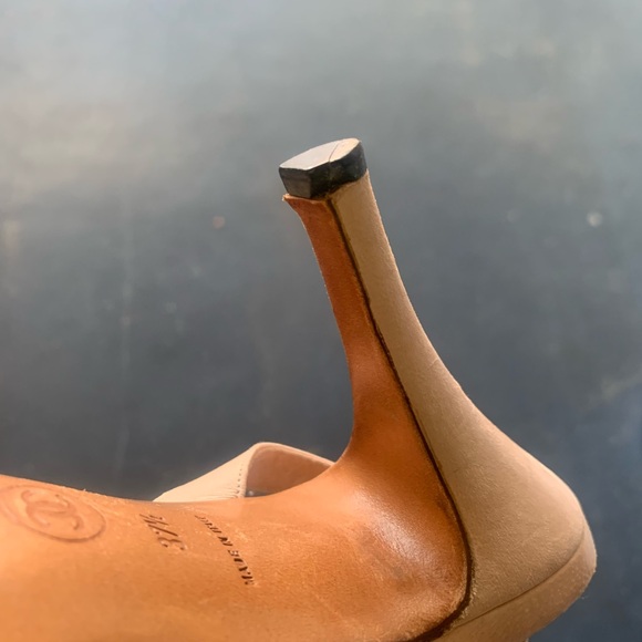 CHANEL lambskin logo sling back sandals - Picture 16 of 16